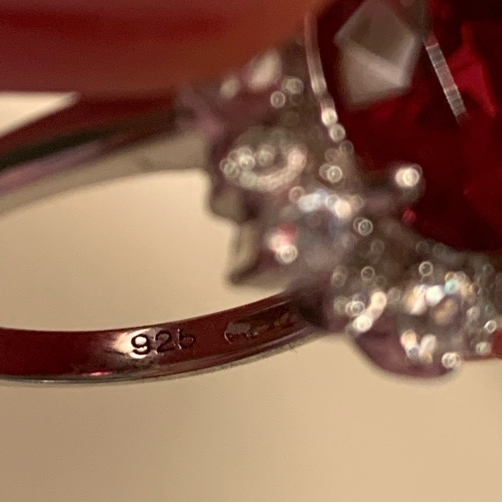 Simulated ruby ring - Picture 7 of 7